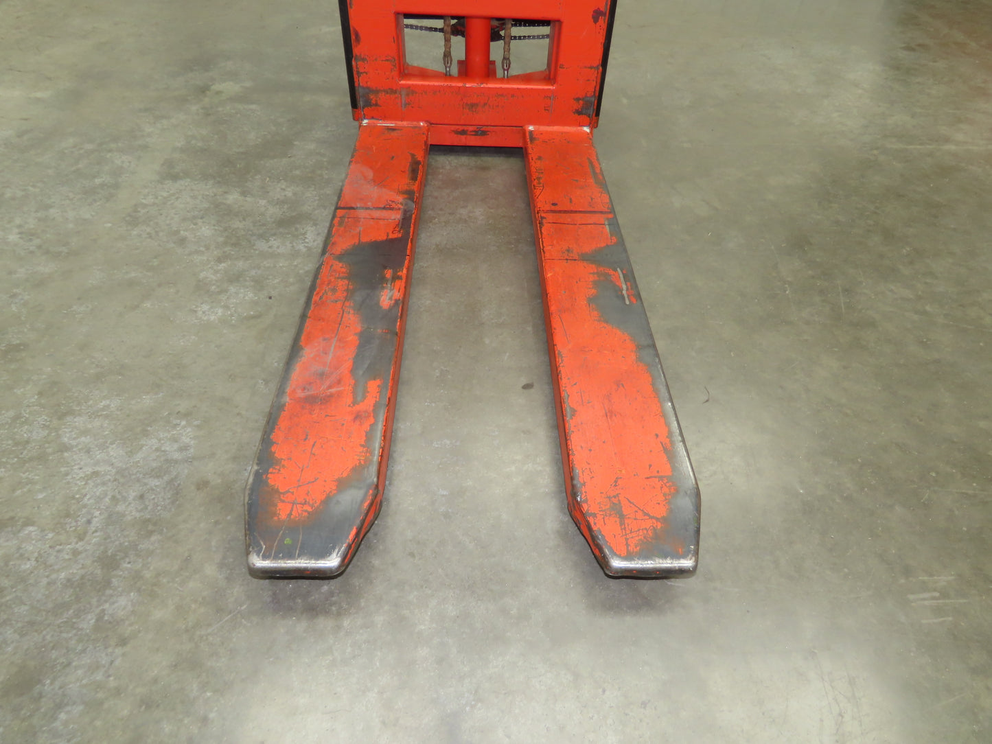 Interrthor LL1000TE TransPositioner Electric Pallet Lift 2200lbs 36" Height 12V
