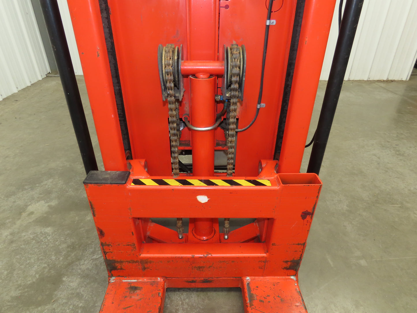 Interrthor LL1000TE TransPositioner Electric Pallet Lift 2200lbs 36" Height 12V