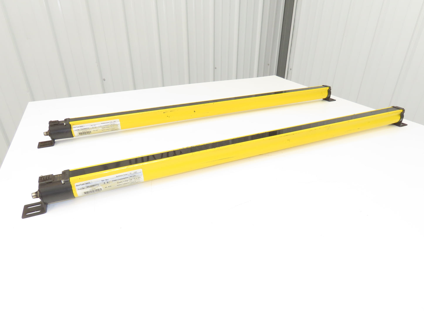 Allen Bradley GuardShield Safety Light Curtain Transmitter/Receiver Set 960mm