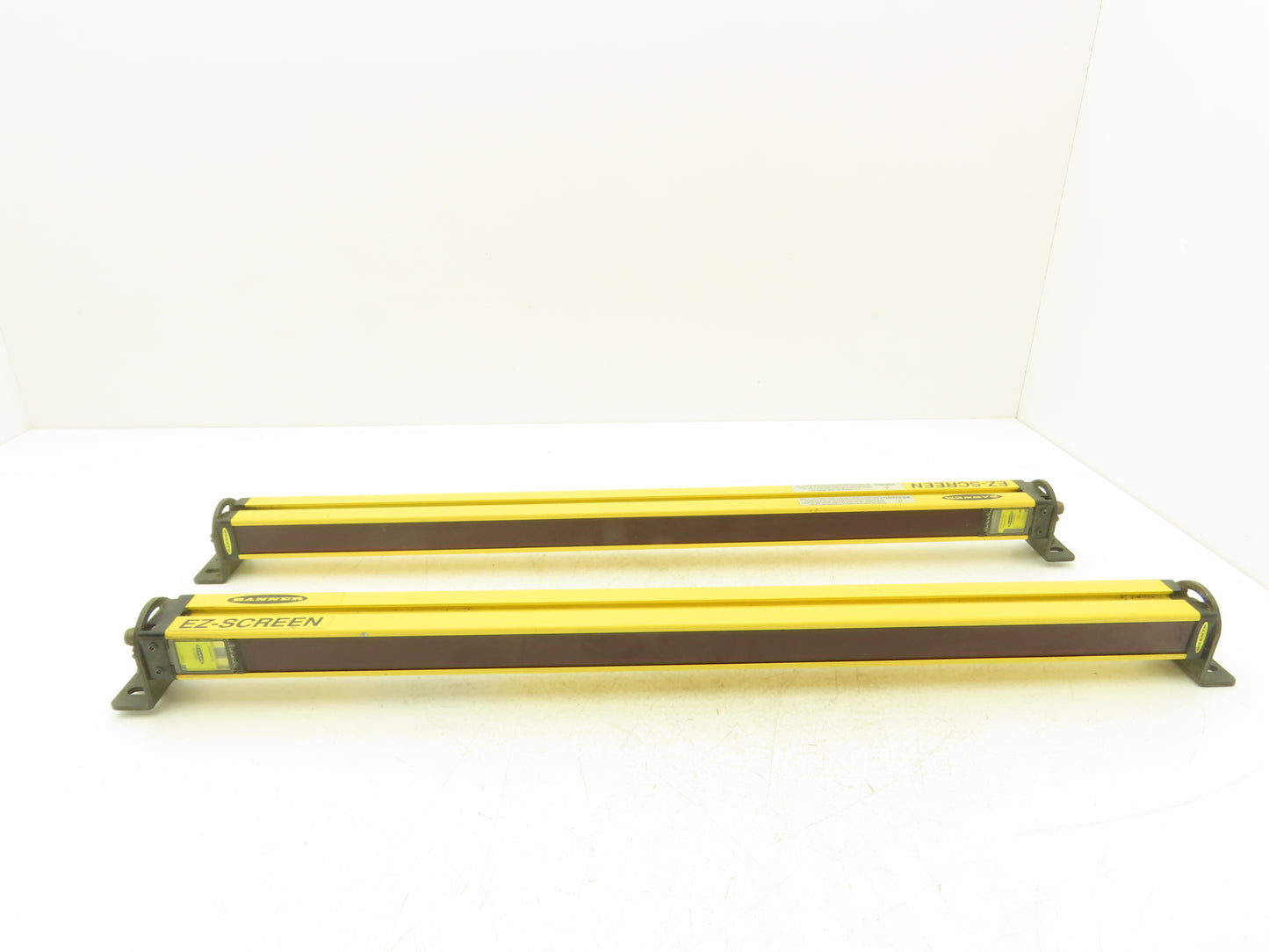 Banner SLSR14-600Q8 EZ-SCREEN Light Curtain Transmitter Receiver Set 600mm