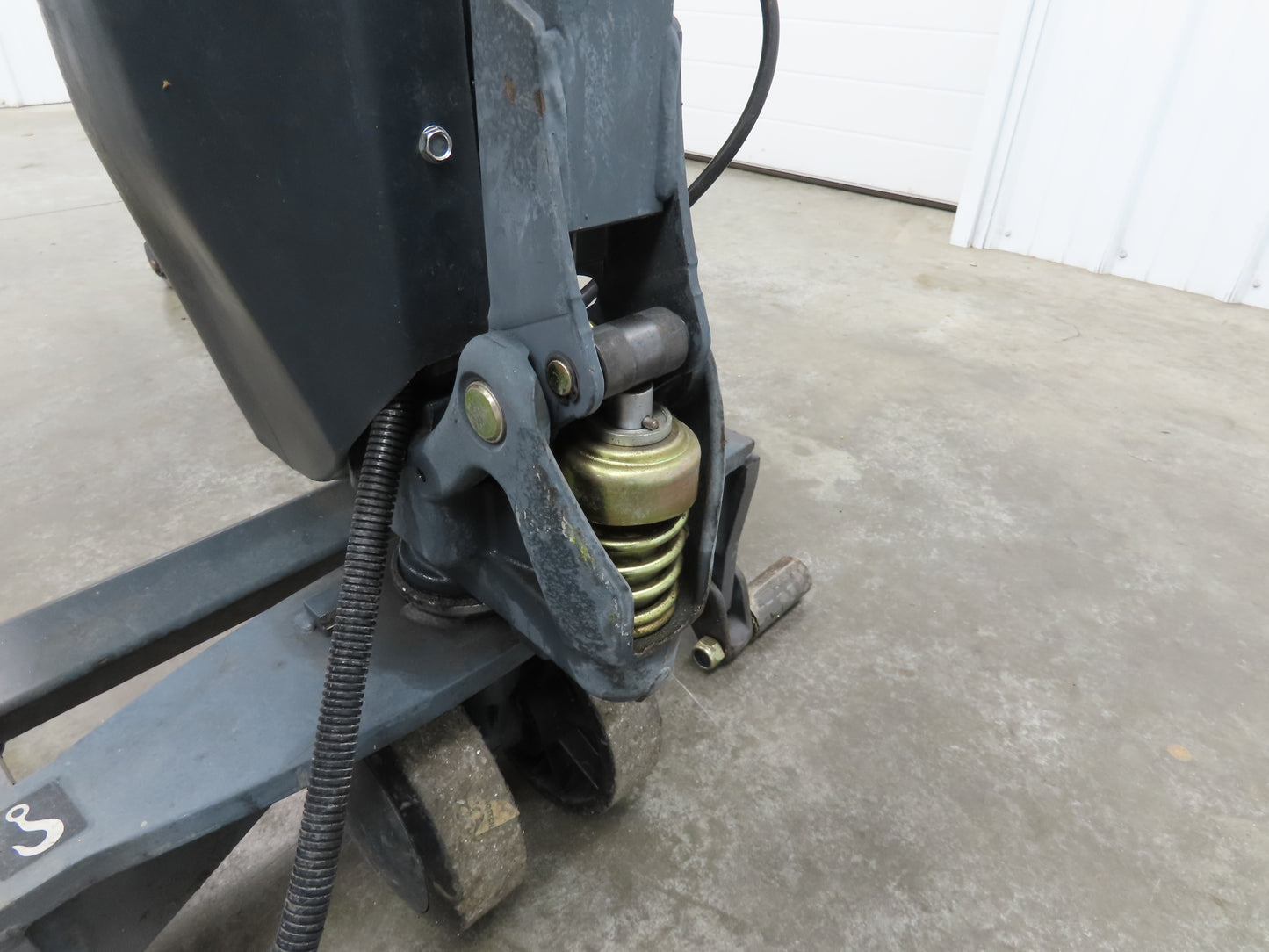 Multiton TMXE 27 X 45 Electric Pallet High Lift 2200lbs 32" Height 12V