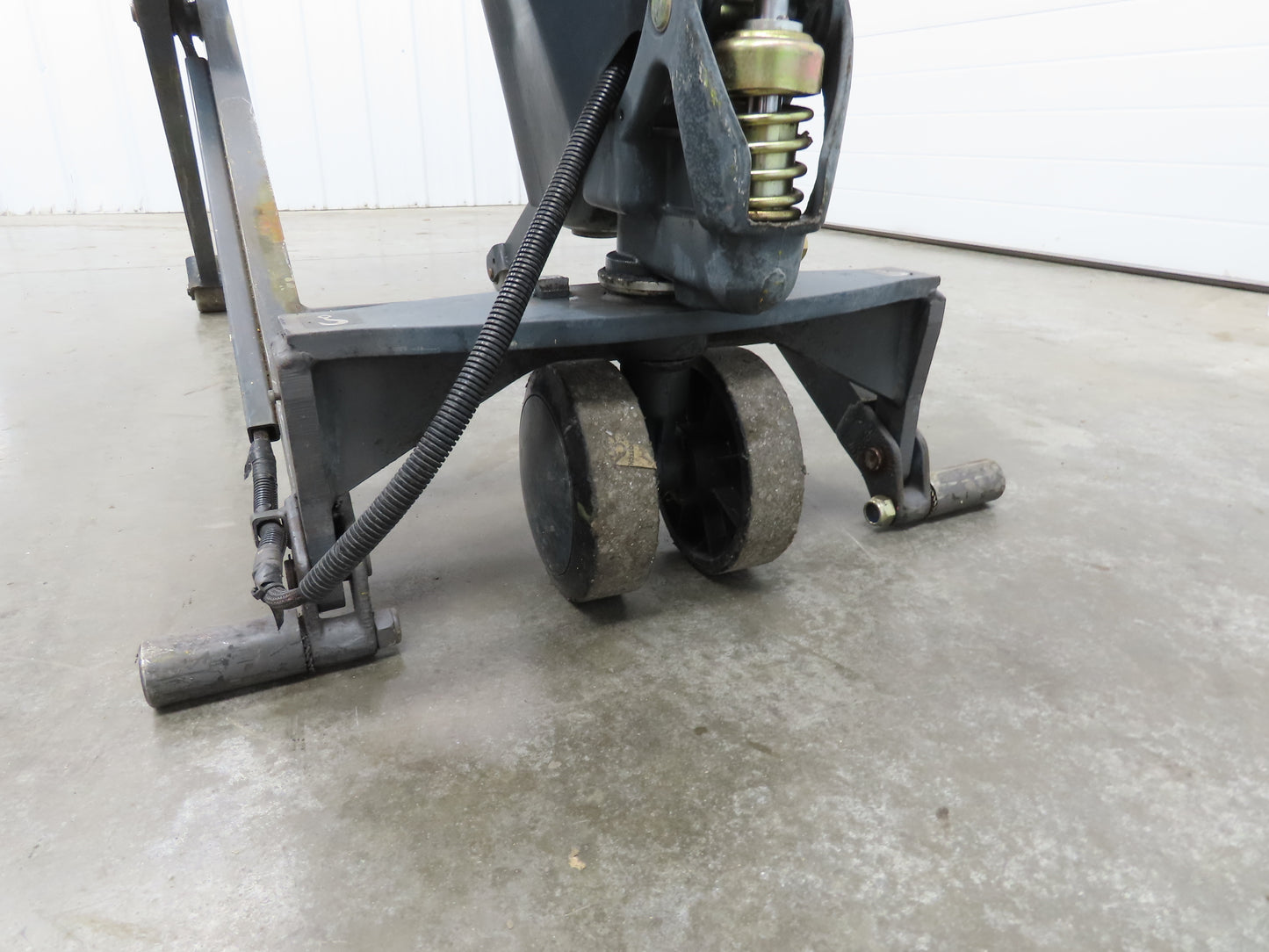 Multiton TMXE 27 X 45 Electric Pallet High Lift 2200lbs 32" Height 12V