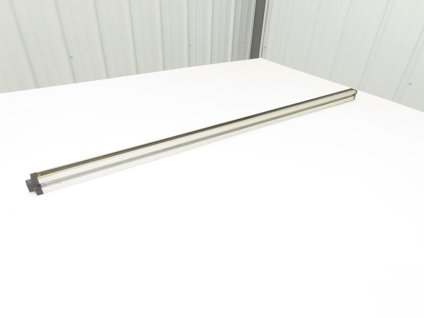 Sick ELGS6-0900D521 Light Curtain Sender 900mm Protected Height 16 Beam 15-30V