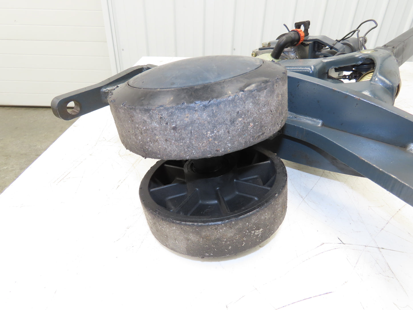 Multiton TMXE27X45 Tiller Handle Off Electric Pallet High Lift 2200lb 32" Height