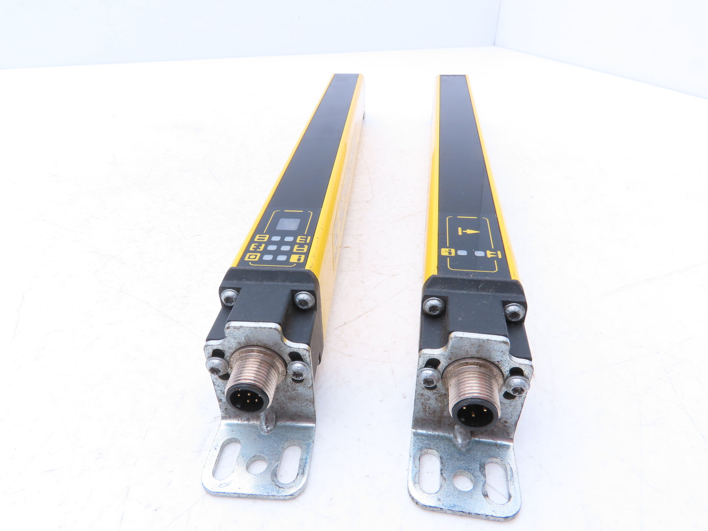 Schmersal SLC440-ER-0250-14-01 250mm Light Curtain Transmitter & Receiver Set