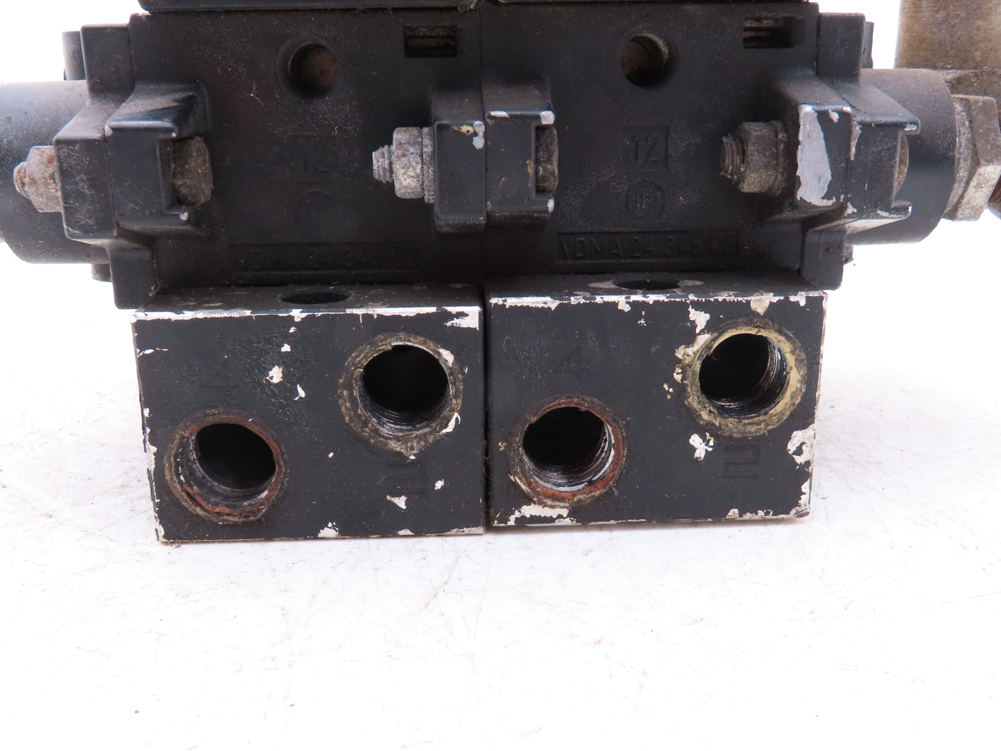 Ross W6076B3437 5/2 Pneumatic Solenoid Valve 2-Station Manifold 24VDC 3/8"npt