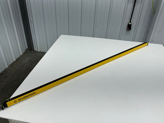 Schmersal SLC440-E-1450-14 Safety Light Curtain Transmitter