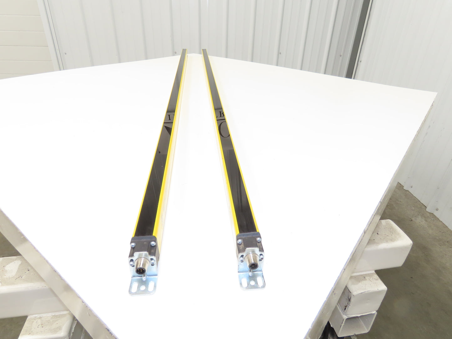 Schmersal SLC440COM-ER-1450-14 Safety Light Curtain Receiver/Transmitter Set