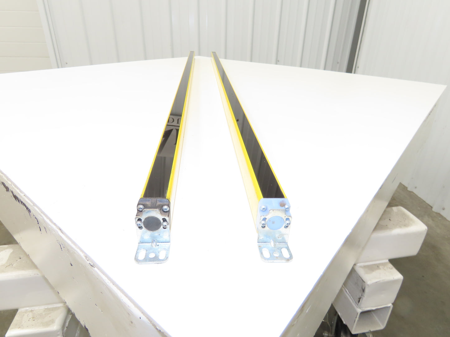 Schmersal SLC440COM-ER-1450-14 Safety Light Curtain Receiver/Transmitter Set