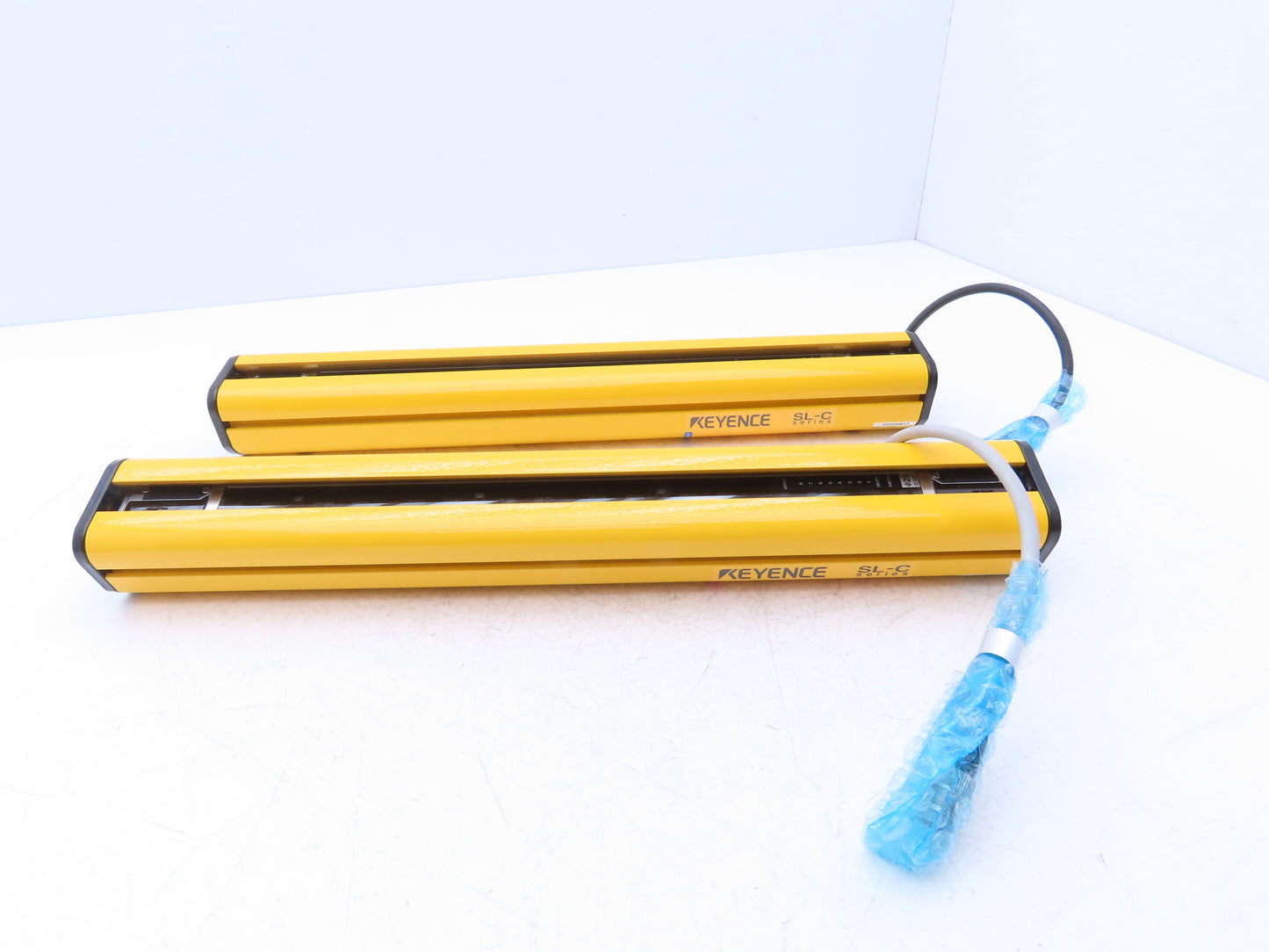 Keyence SL-C20HM Safety Light Curtain Set 425mm Protection Zone 20 Beam 24VDC