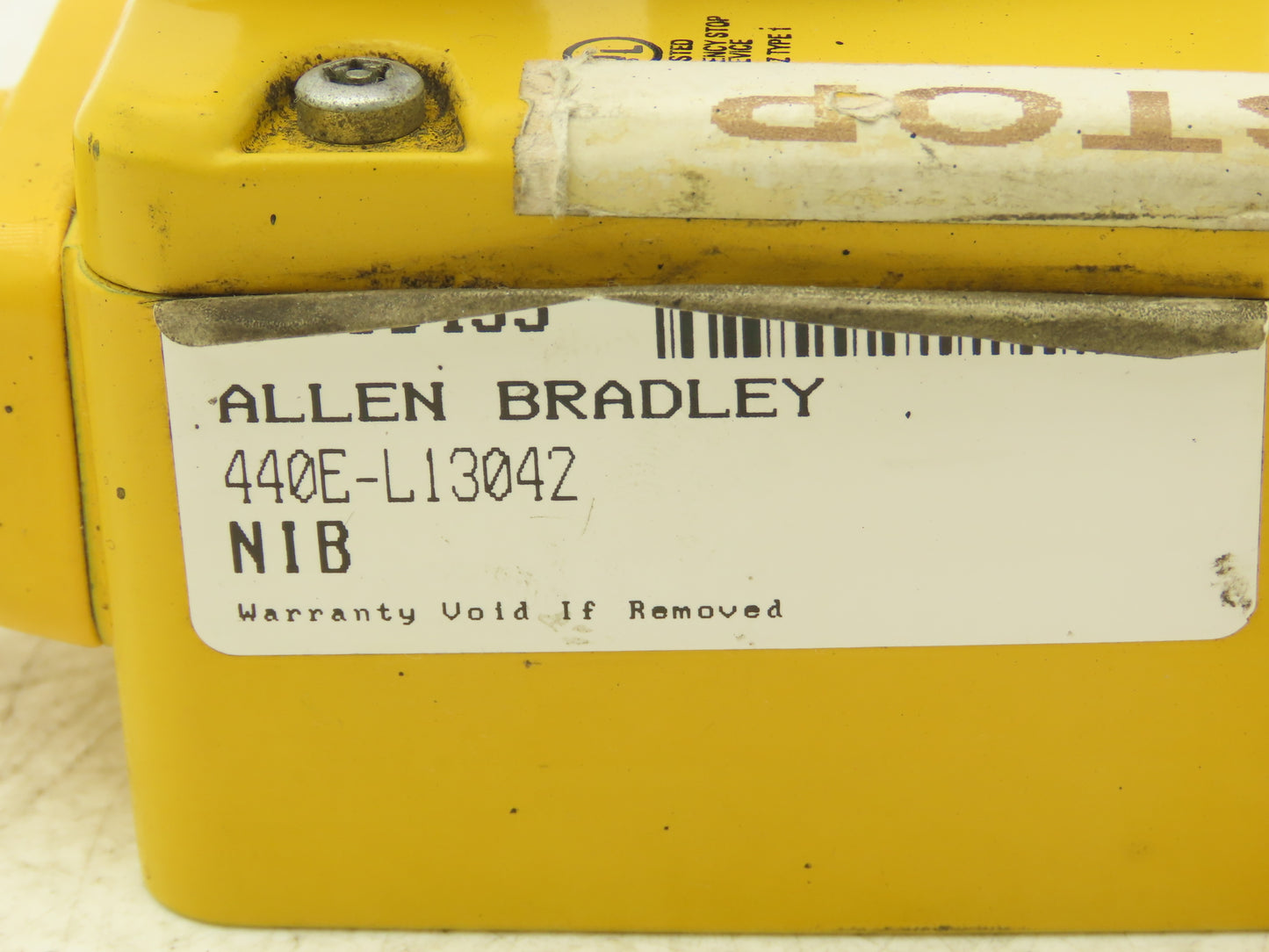 Allen Bradley 440E-L13042E Guardmaster Lifeline 4 Cable Pull Safety Stop Switch