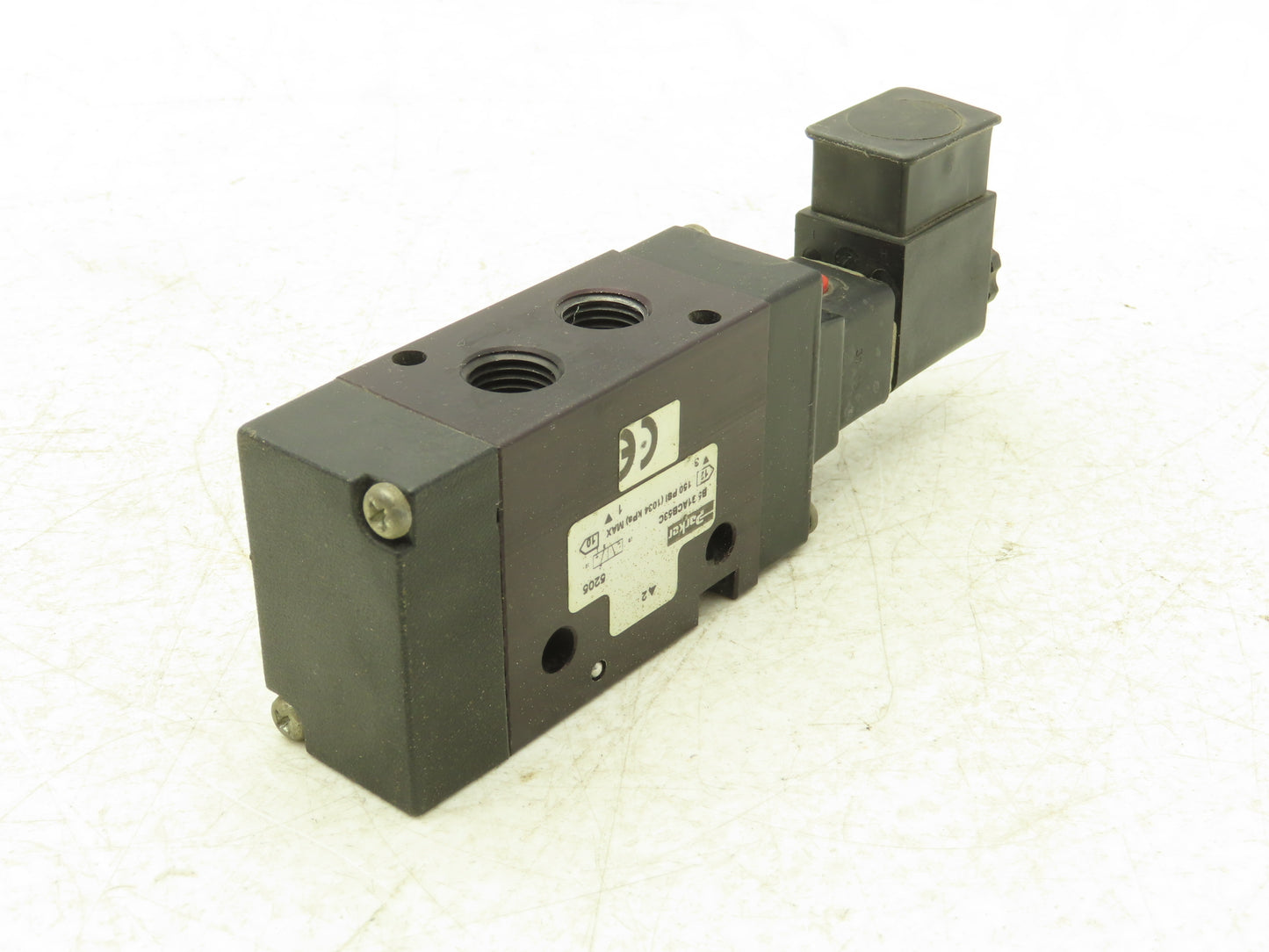 Parker B5G1ACB53C Pneumatic Solenoid Valve 2 Position NC 120 VAC 1/4" NPT