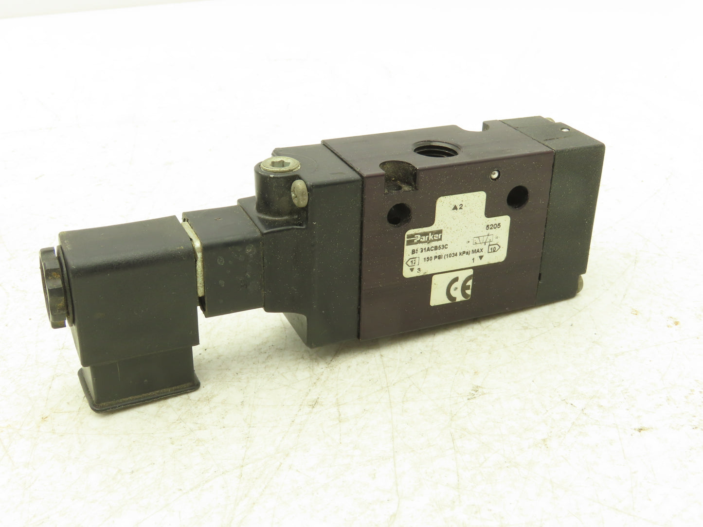 Parker B5G1ACB53C Pneumatic Solenoid Valve 2 Position NC 120 VAC 1/4" NPT