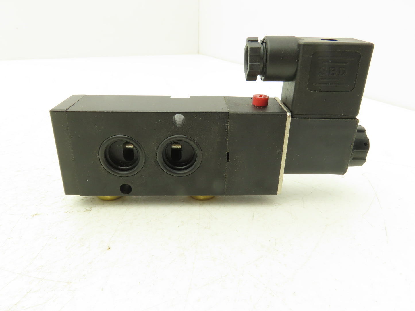 DynaQuip 145855.01 Pneumatic Solenoid Valve 110 VAC 116 PSI 1/4" NPT