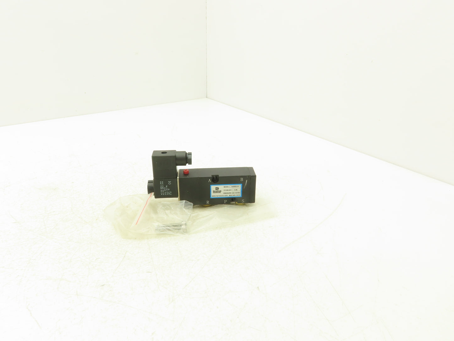 DynaQuip 145855.01 Pneumatic Solenoid Valve 110 VAC 116 PSI 1/4" NPT