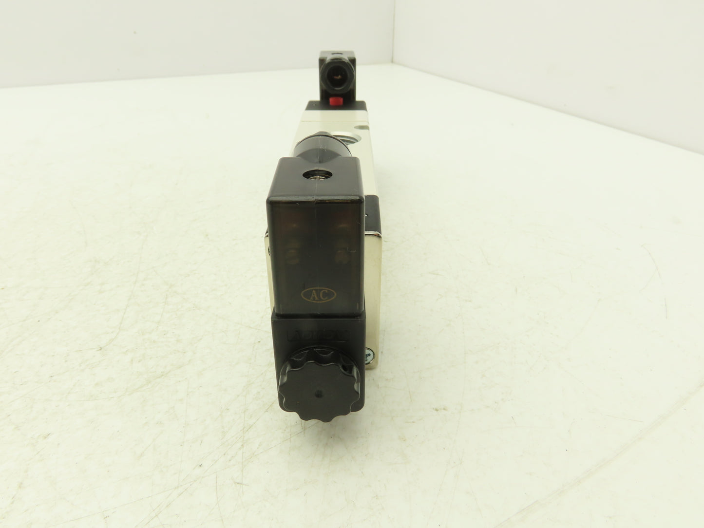 Nitra AVS-543E4-120A Pneumatic Double Solenoid Valve 4 Way 3 Position 120VAC