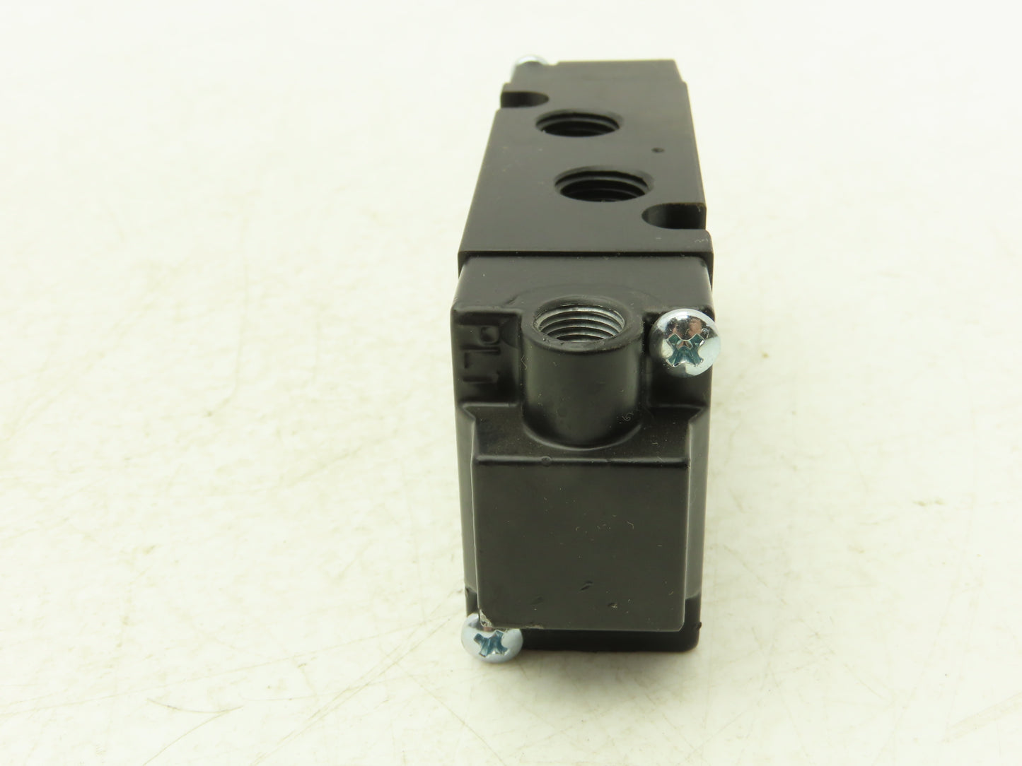 Parker B531000XXC Pneumatic Air Solenoid Valve 145 PSI 1/4" NPT 5 Way 2 Position