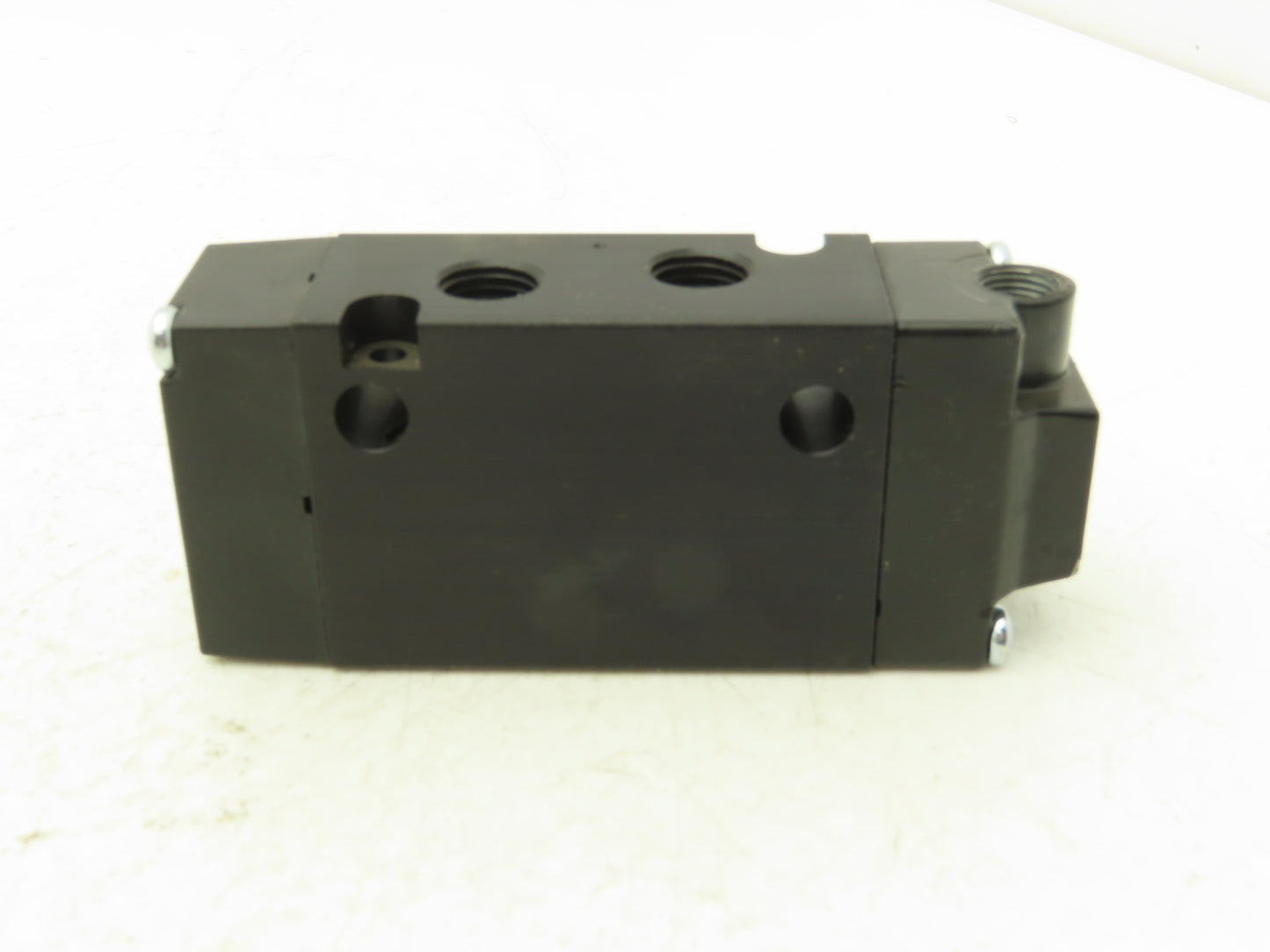 Parker B531000XXC Pneumatic Air Solenoid Valve 145 PSI 1/4" NPT 5 Way 2 Position