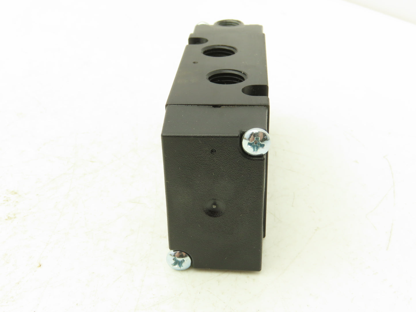 Parker B531000XXC Pneumatic Air Solenoid Valve 145 PSI 1/4" NPT 5 Way 2 Position