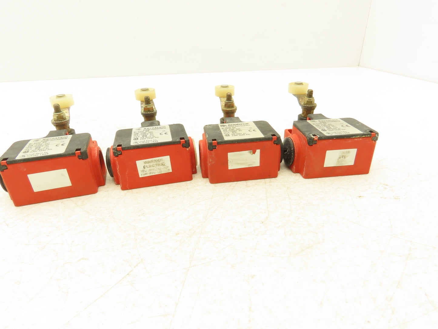 Bernstein BI-SU1Z AH Limit Switch 10A 500V 30mm Arm Plastic Roller Lot of 4