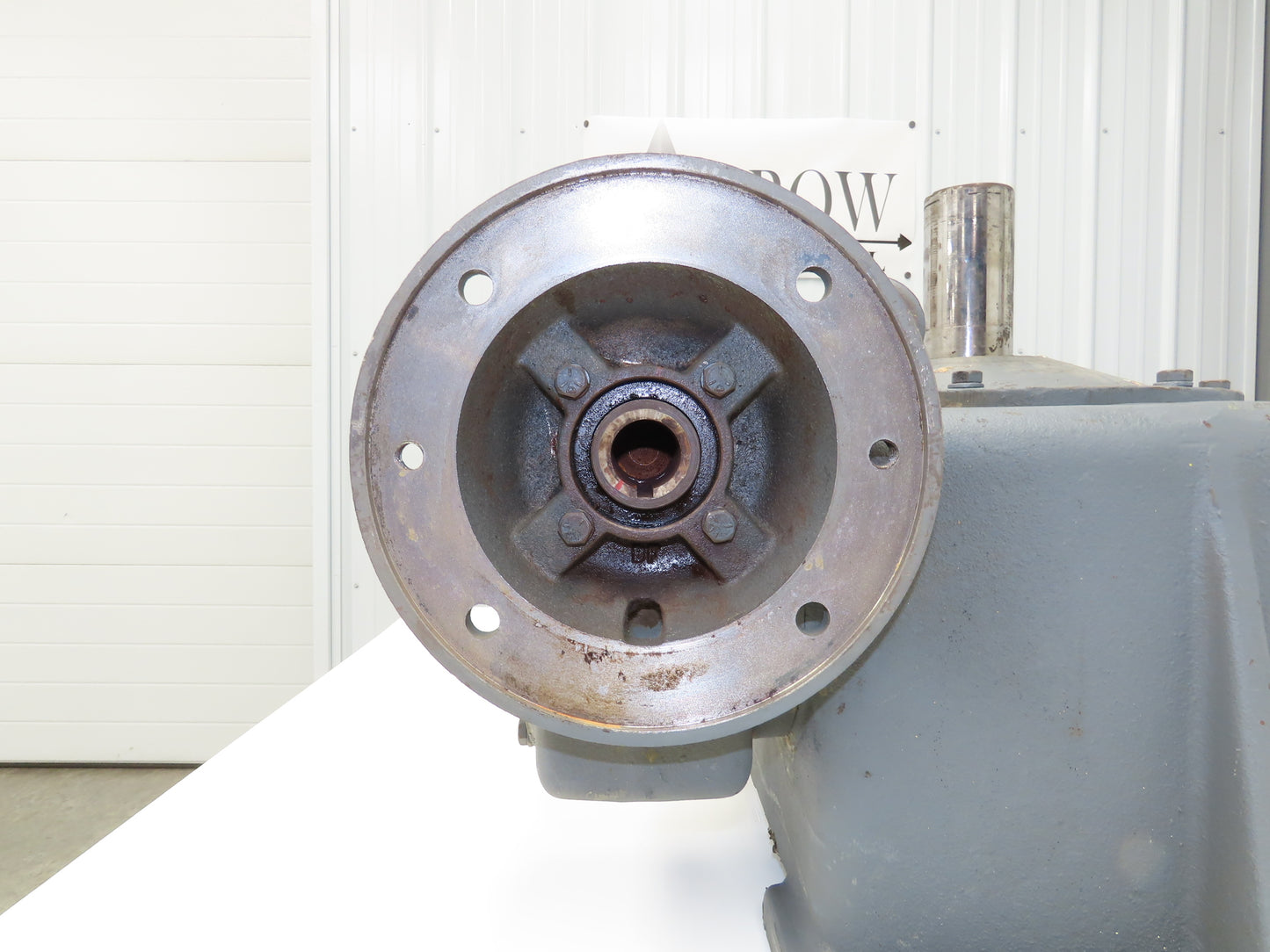 Double Reduction Gearbox 210:1 Ratio Reducer 8 RPM 182TC Vertical Output Shaft