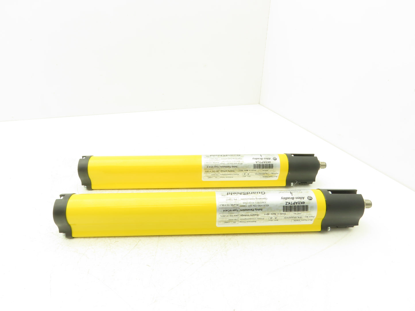 440L-P4J0320YD GuardMaster Guardshield Safety Light Curtain Transmitter/Receiver