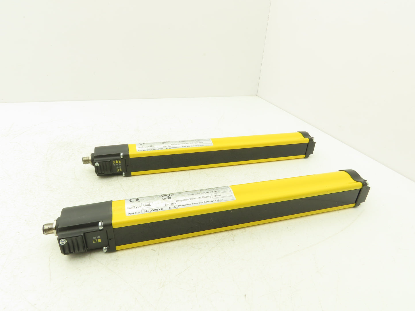 440L-P4J0320YD GuardMaster Guardshield Safety Light Curtain Transmitter/Receiver