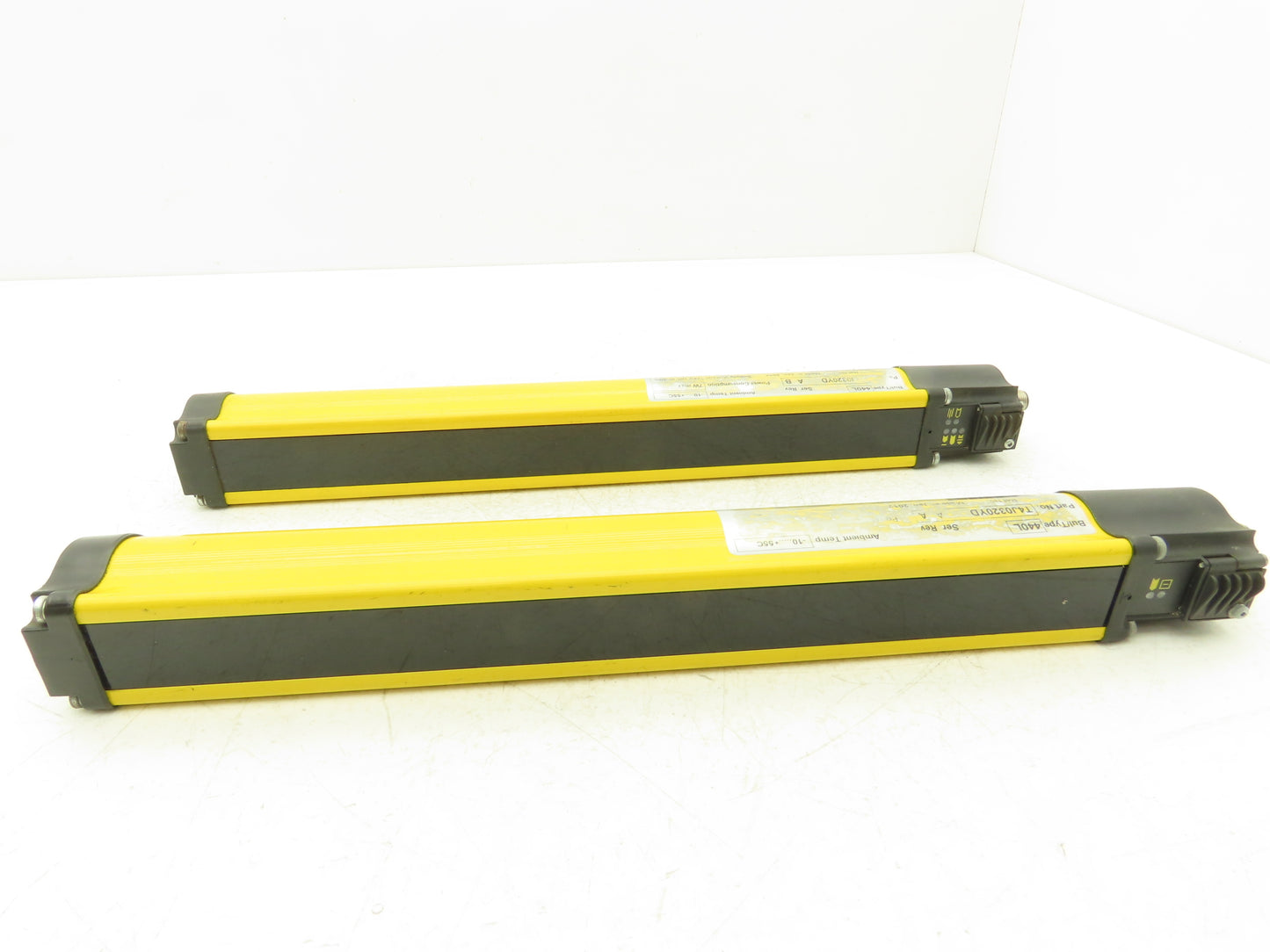 440L-P4J0320YD GuardMaster Guardshield Safety Light Curtain Transmitter/Receiver