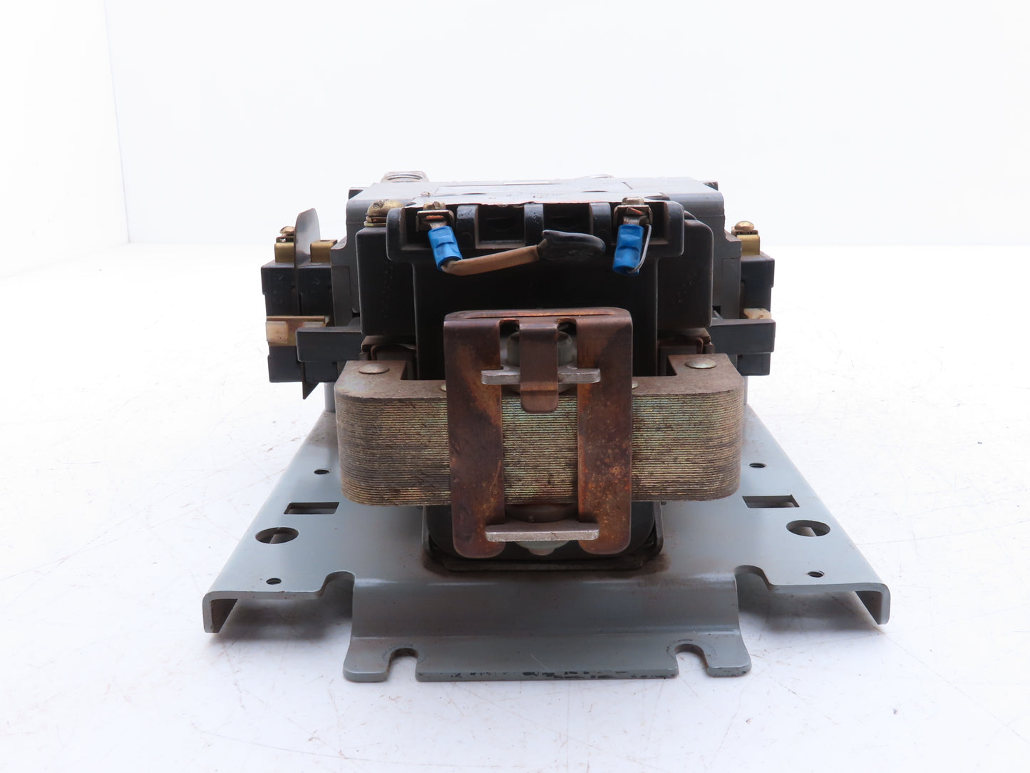 Furnas 40JB32AF Motor Starter Contactor 135A 600VAC 3ph 100Hp NEMA 4 120V Coil
