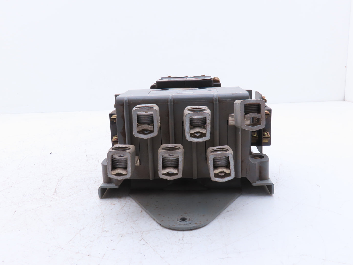 Furnas 40JB32AF Motor Starter Contactor 135A 600VAC 3ph 100Hp NEMA 4 120V Coil