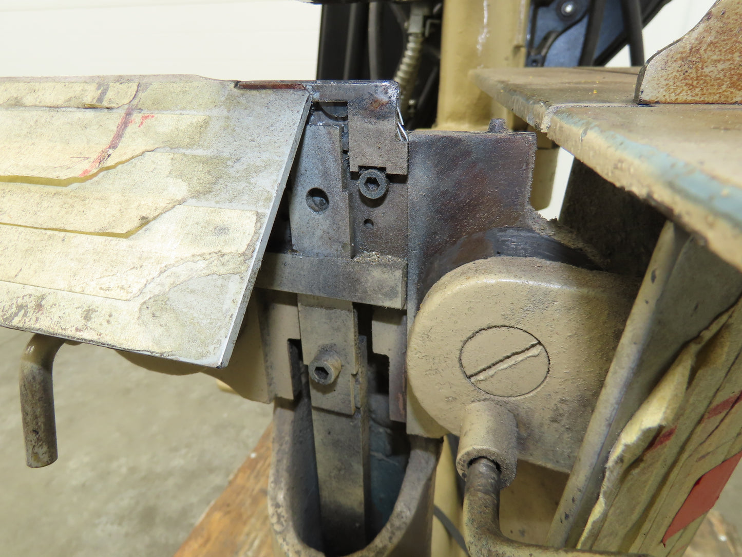 Bostitch 19 Stanley Bronco Wire Stitcher Saddle Single Head Industrial Stapler