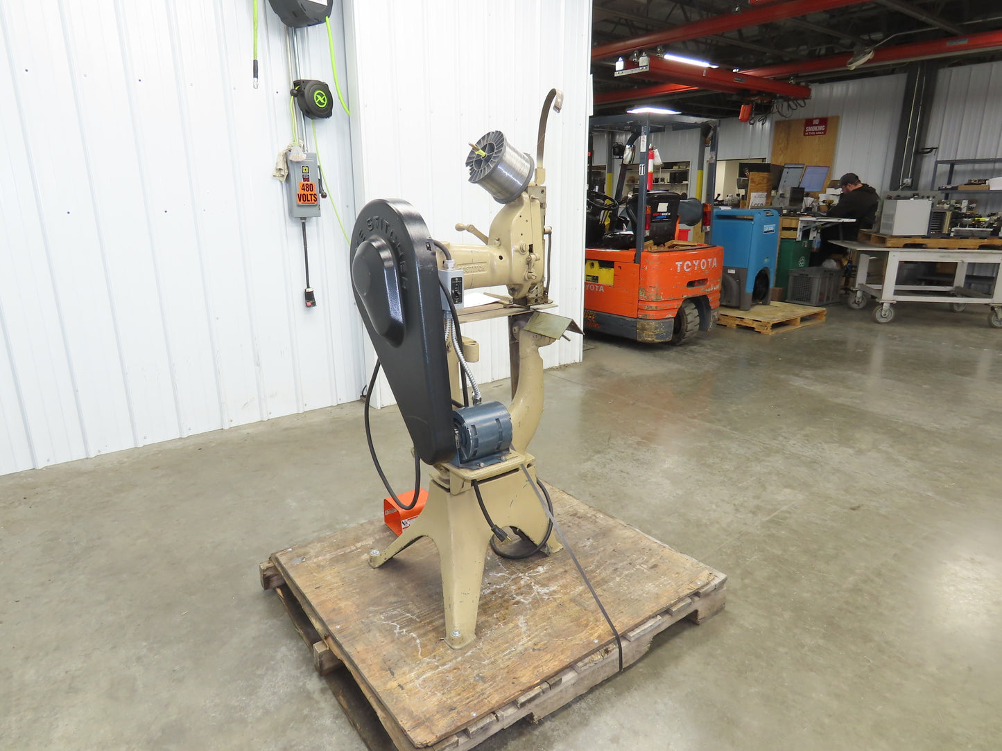 Bostitch 19 Stanley Bronco Wire Stitcher Saddle Single Head Industrial Stapler