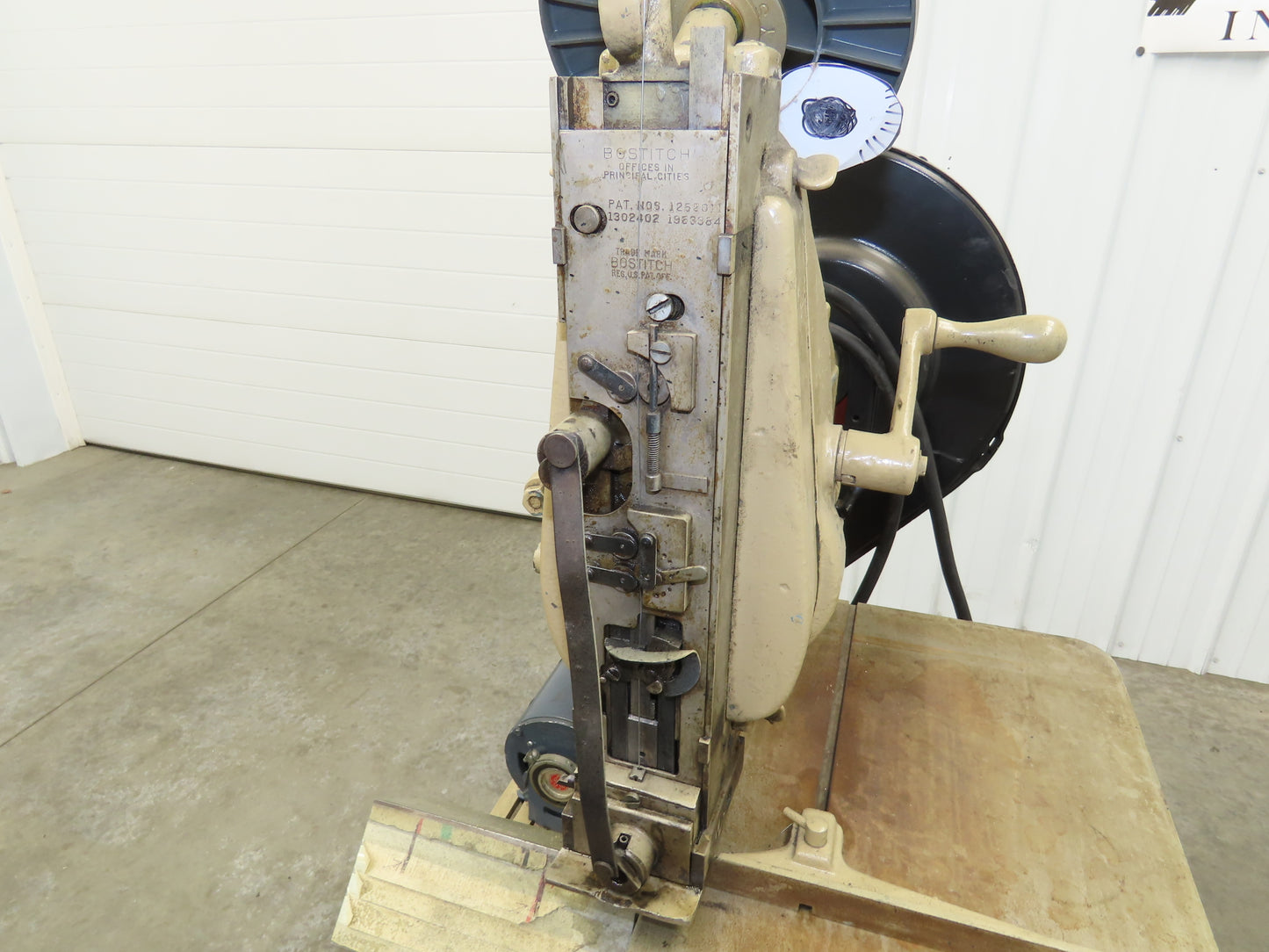 Bostitch 19 Stanley Bronco Wire Stitcher Saddle Single Head Industrial Stapler