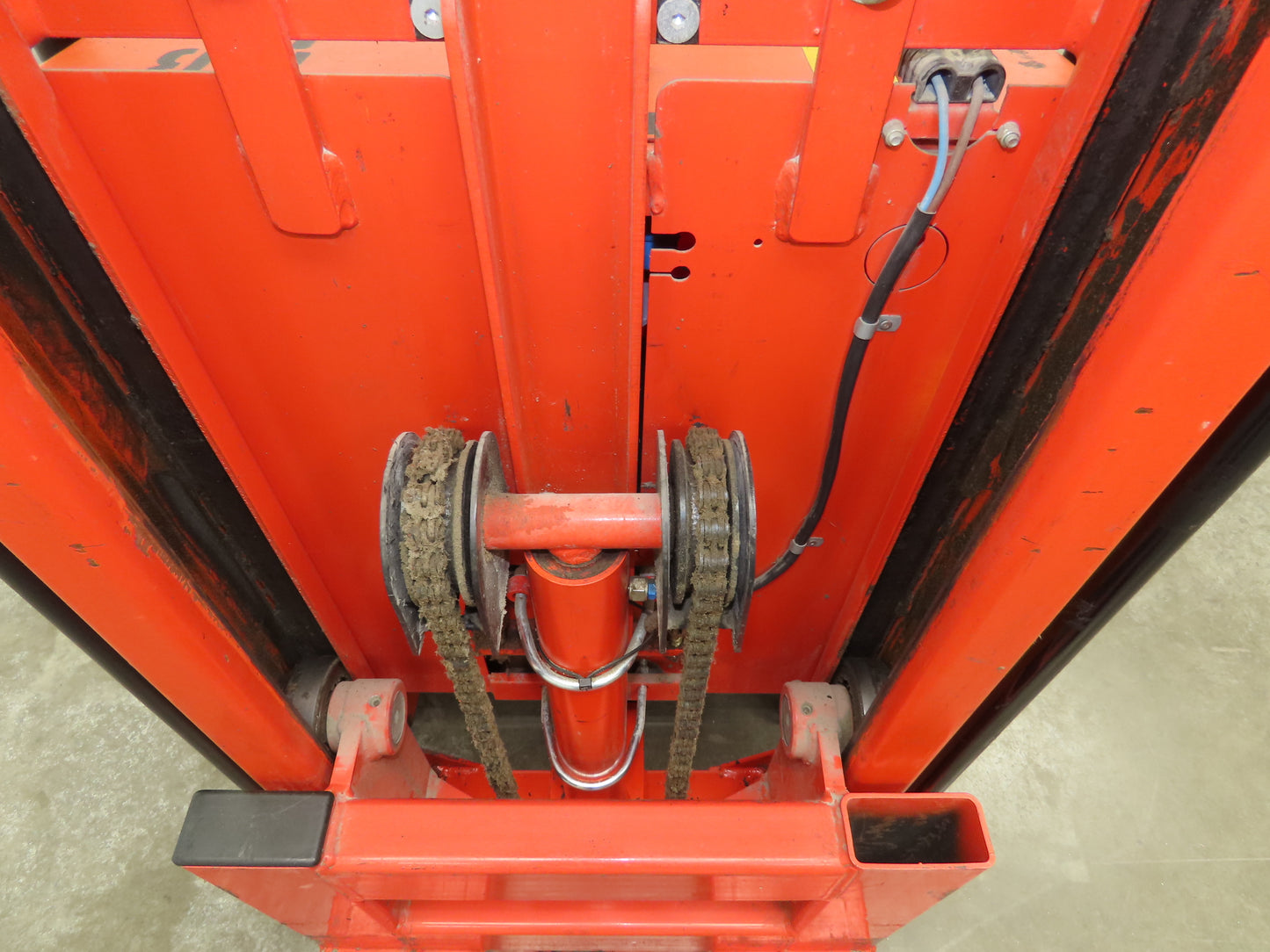 Interrthor LL1000TE Trans Positioner Electric Pallet Lift 2200lbs 36" Height 12V
