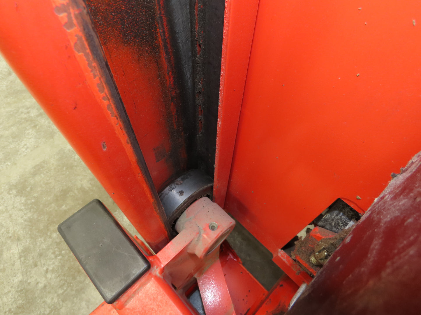 Interrthor LL1000TE Trans Positioner Electric Pallet Lift 2200lbs 36" Height 12V