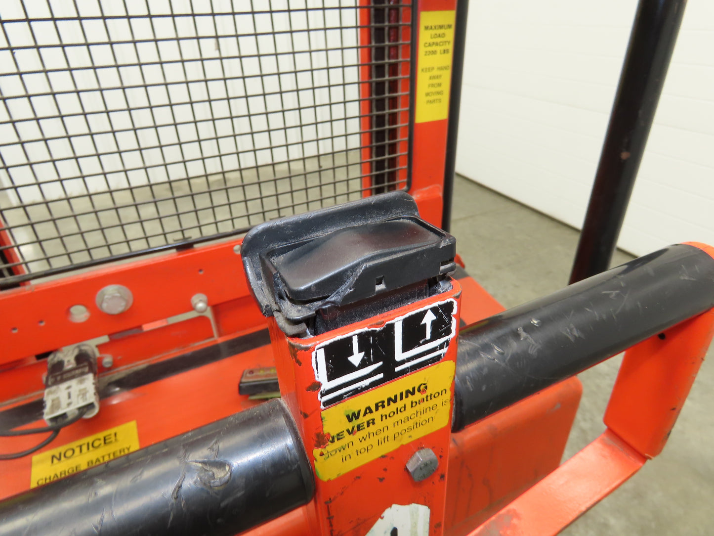 Interrthor LL1000TE Trans Positioner Electric Pallet Lift 2200lbs 36" Height 12V