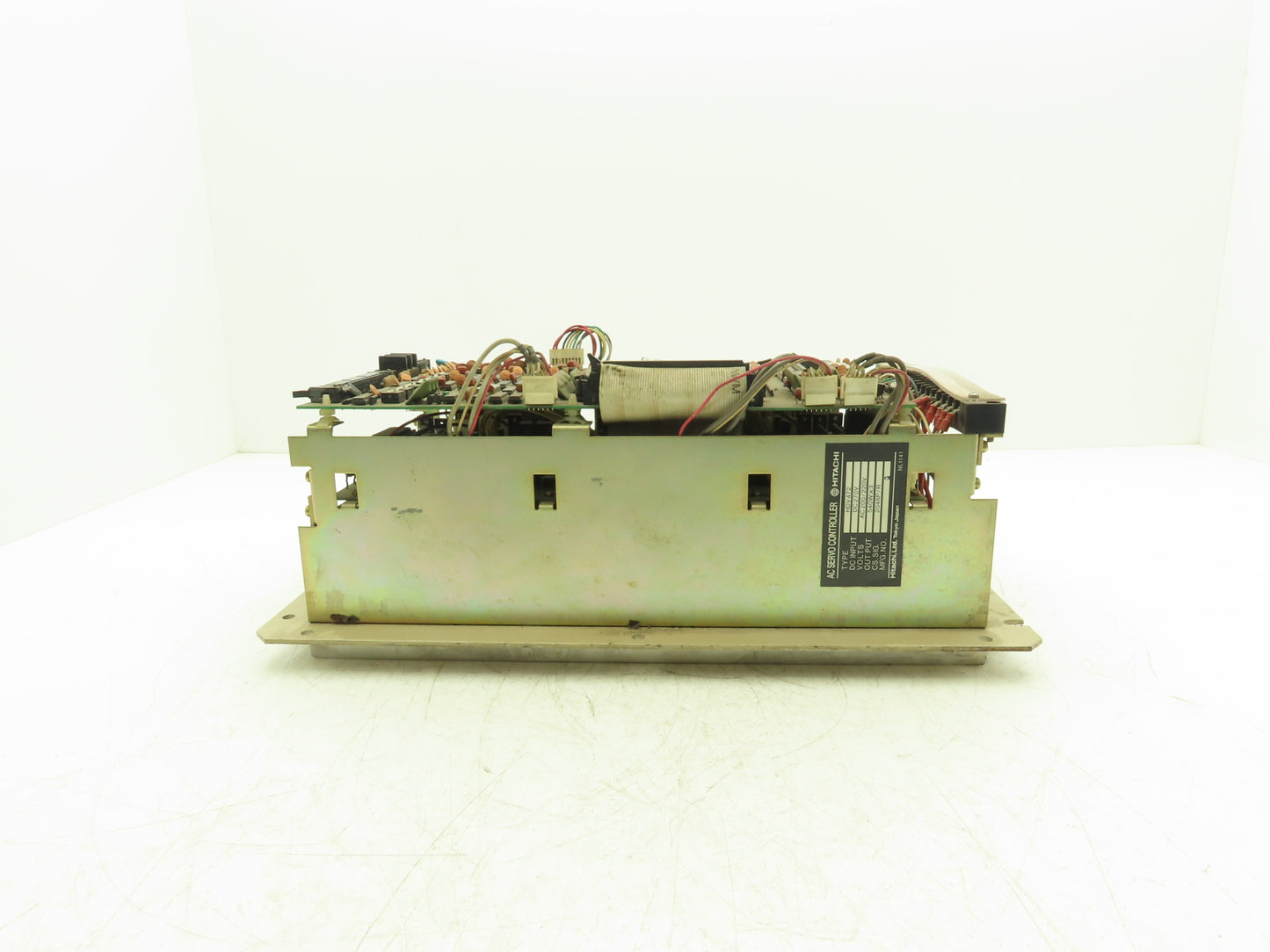 Hitachi HDV472 Servo Controller Power Supply Unit 270VDC Input 200/220VAC Output