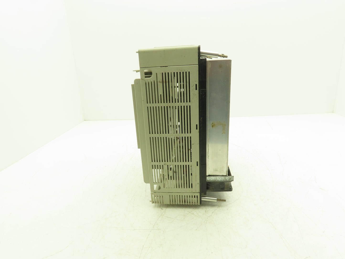 Square D Telemecanique ATV66U90N4 Variable AC Drive VFD 10Hp 480V 3Ph Altivar 66