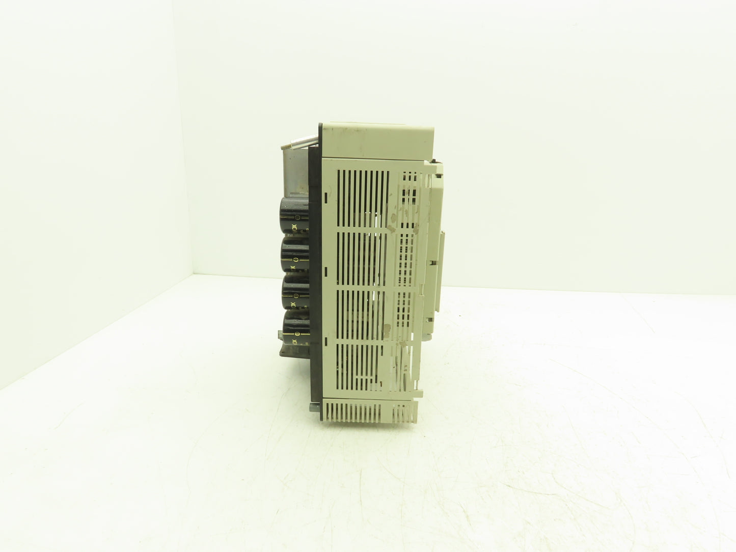 Square D Telemecanique ATV66U90N4 Variable AC Drive VFD 10Hp 480V 3Ph Altivar 66