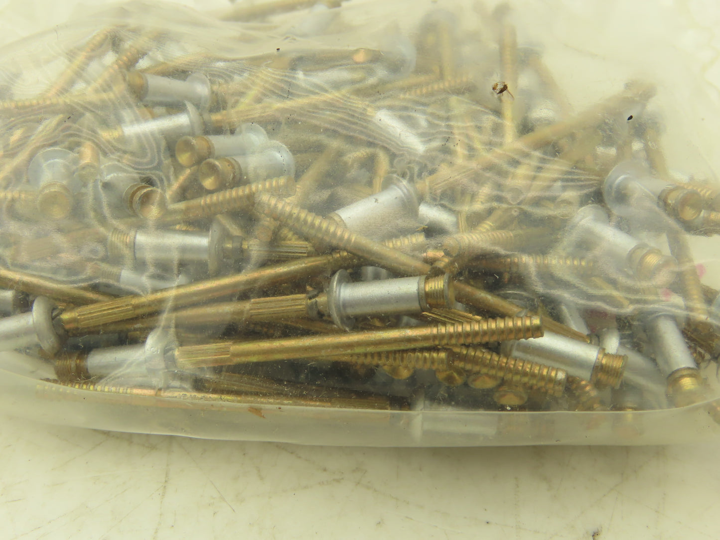 Cherry Rivet CR2249-4-3 Aircraft Grip Rivets .143-.146"  Lot of 100pcs