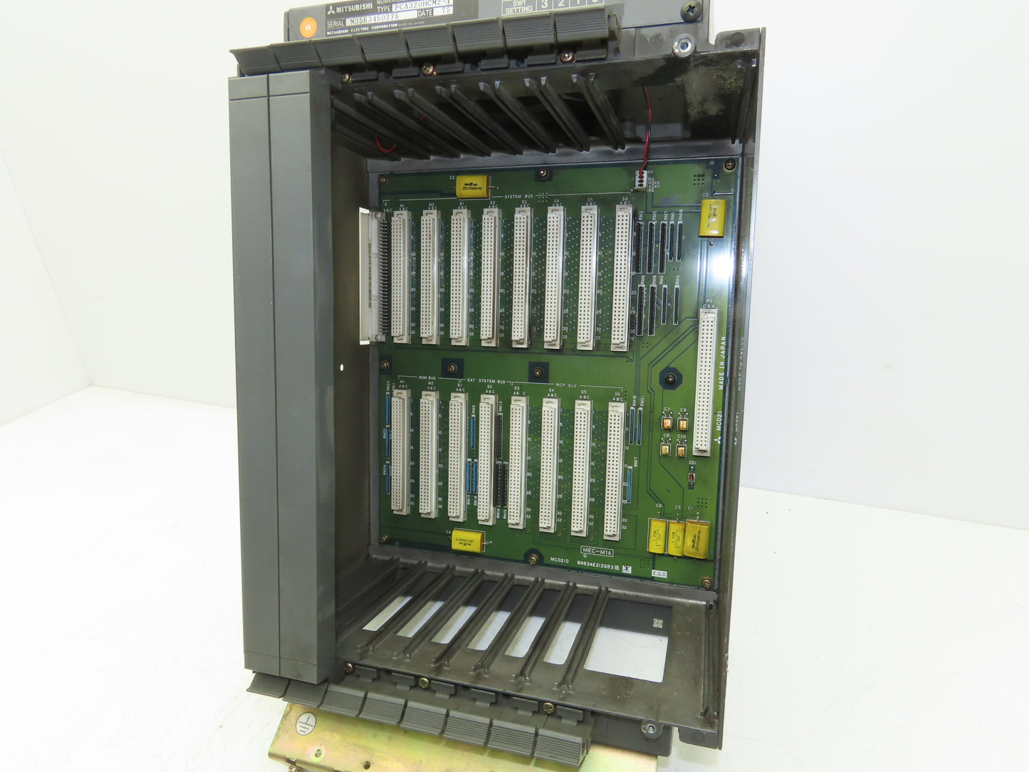 Mitsubishi FCA320HCM2-1 PCB Slot Rack Chassis & Backplane Card Assembly MC021D