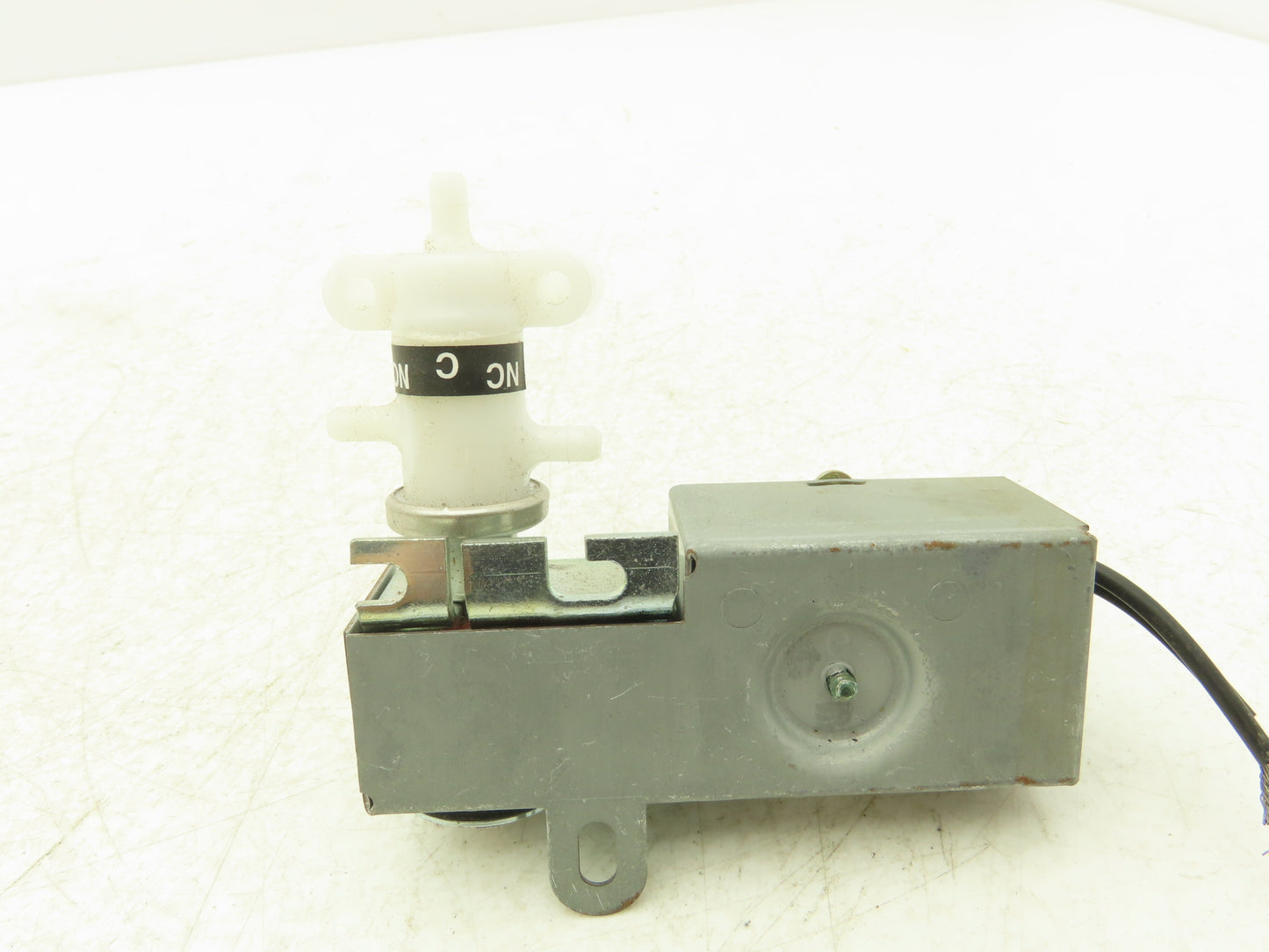 Powers 265-1002 Electric-Pneumatic Air Valve 3-Port 50psi 120V