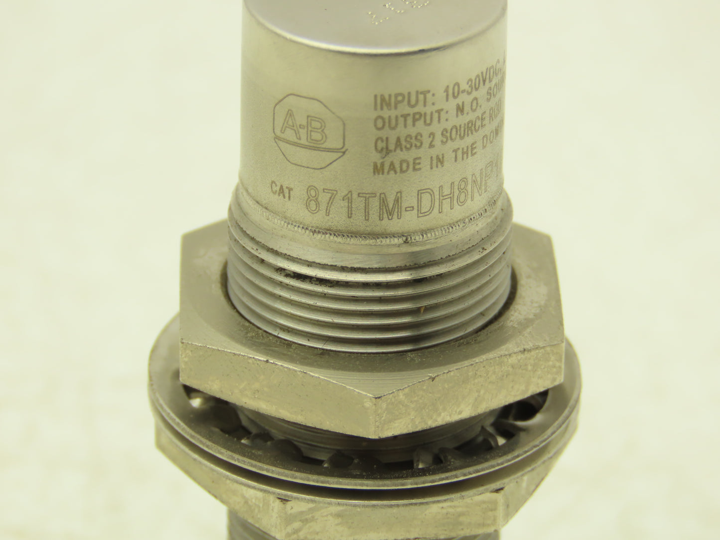 Allen Bradley 871TM-DH8NP18-N4 Proximity Sensor Inductive NO 10-30vdc 200mA