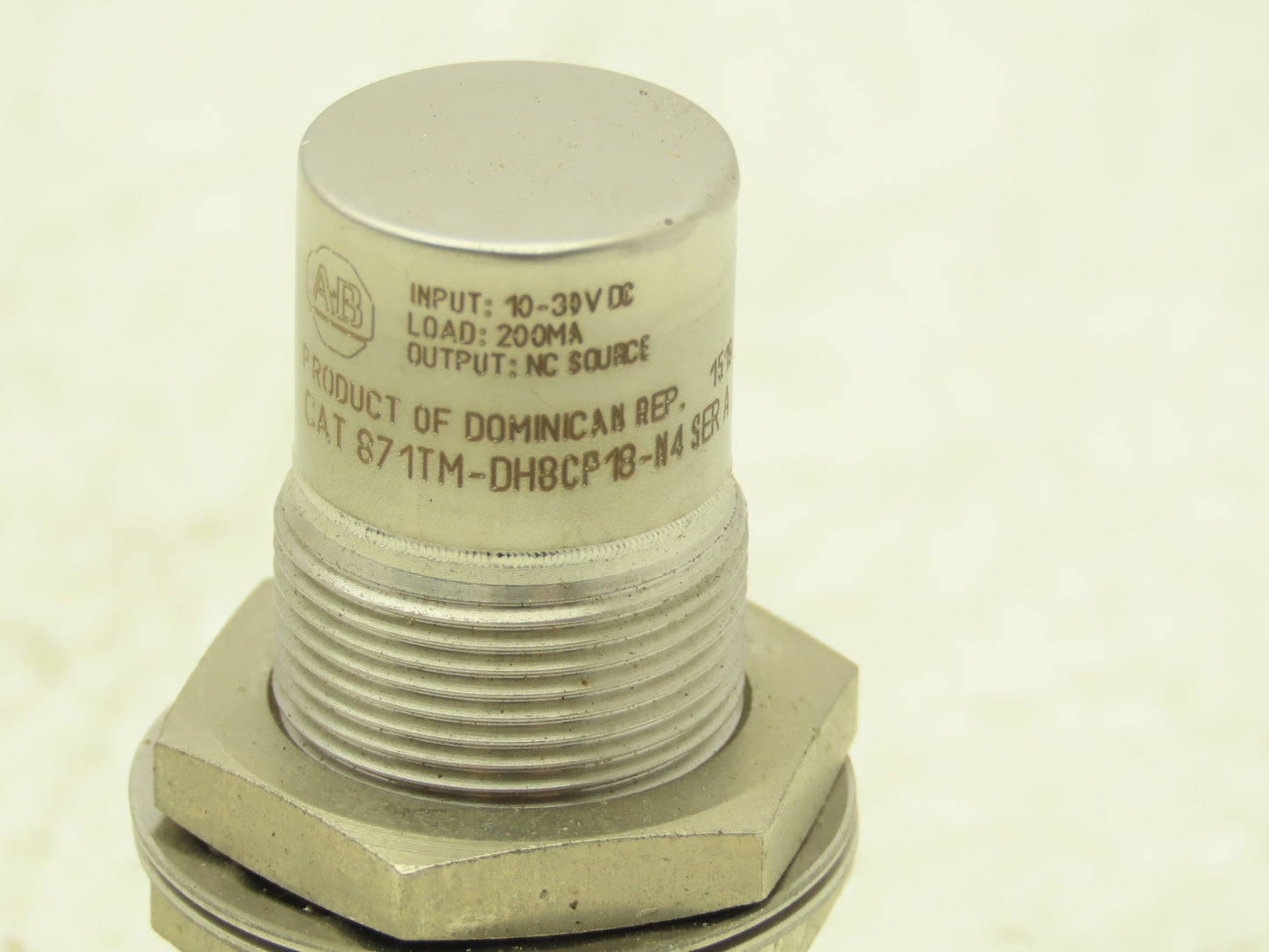 Allen Bradley 871TM-DH8CP18-N4 Proximity Sensor Inductive 10-30vdc 200mA 18mm OD