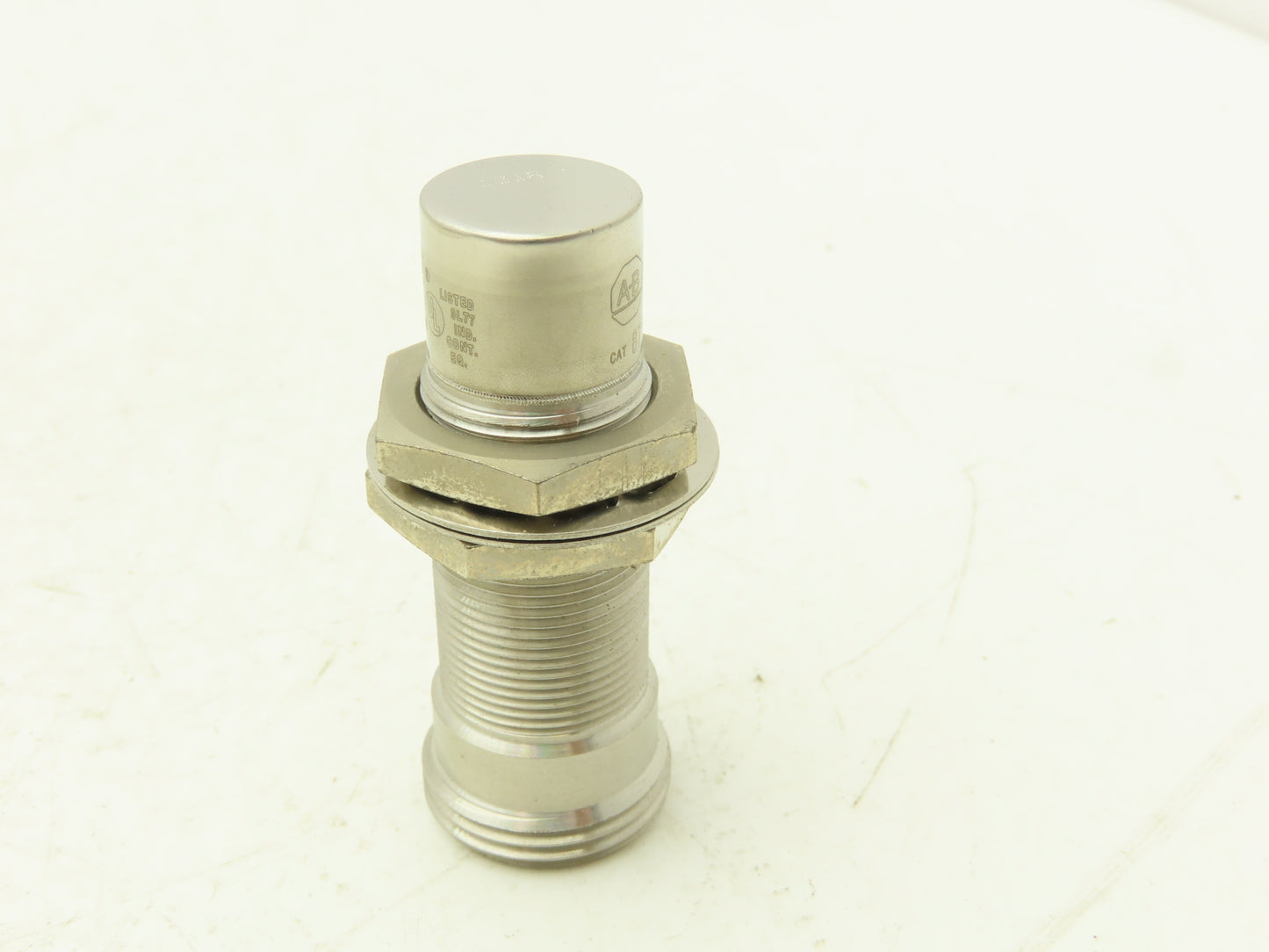 Allen Bradley 871TM-DH8NP18-N4 Proximity Sensor Inductive 10-30vdc 200mA 18mm OD