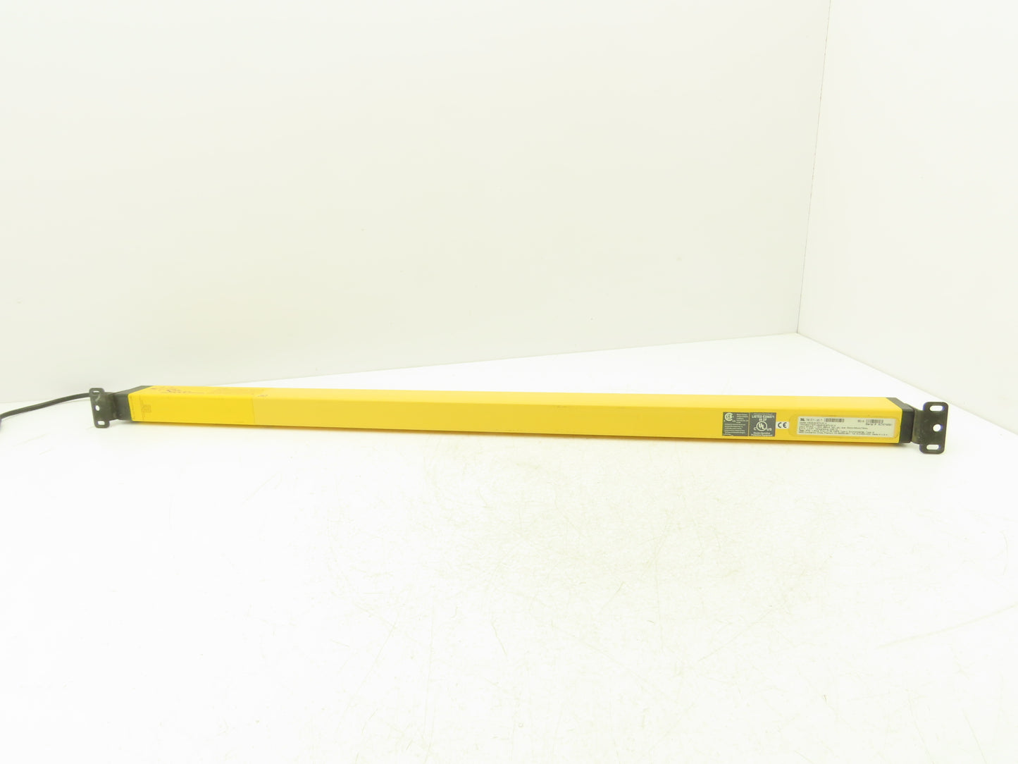STI 70157-1017 STI MS46-30-870-Q1-X Light Curtain Transmitter 24VDC Input