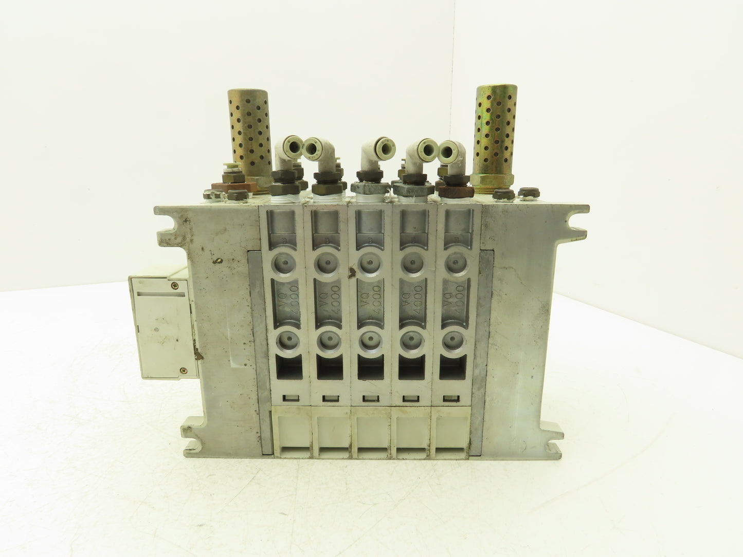 SMC VQ4301-5W Pneumatic Solenoid Valve 5-Station Manifold 4 Valves 1 Missing