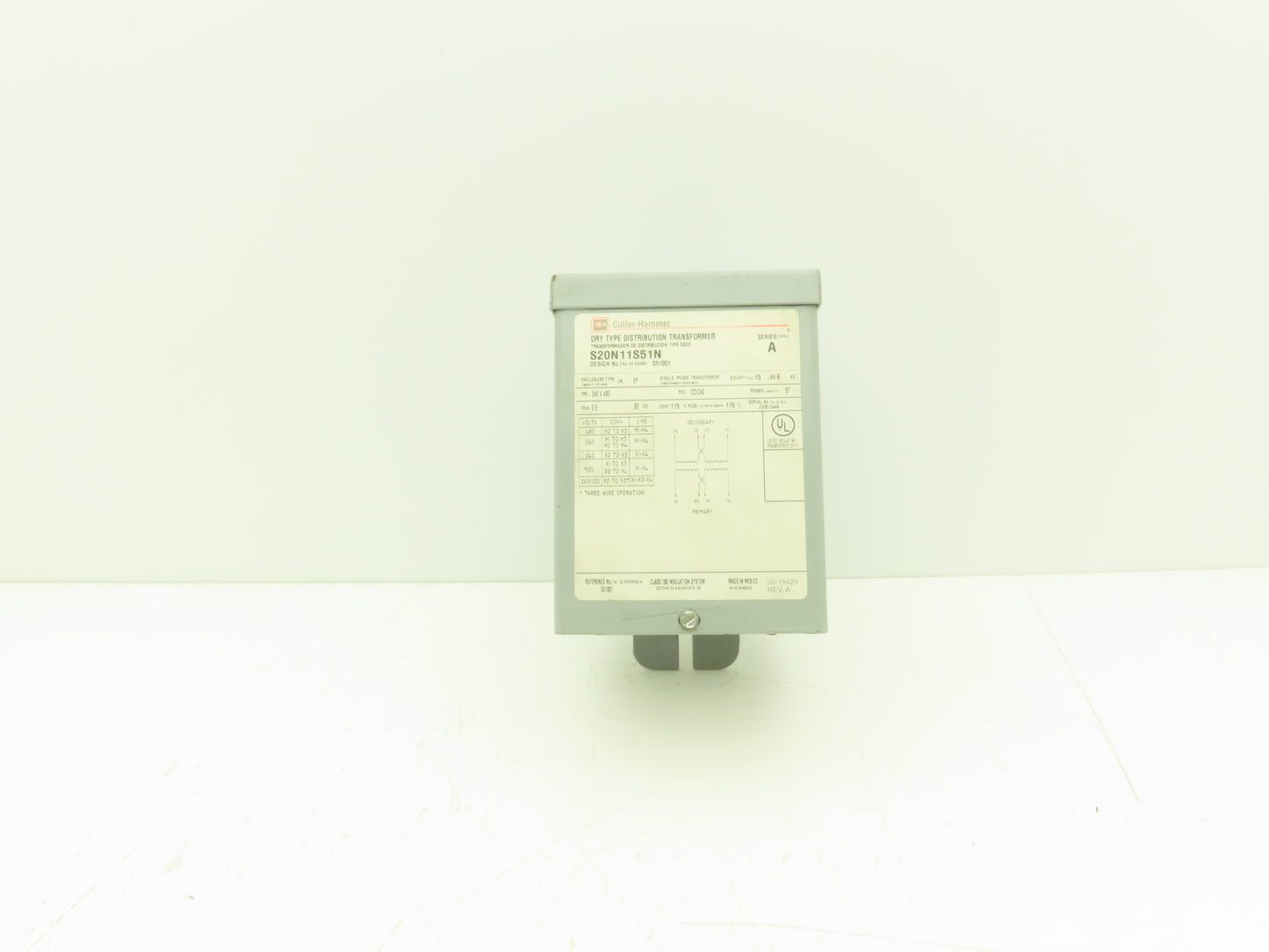 Cutler Hammer Single Phase Step-Down Transformer 0.5kVA 240X480 High 120/240 Low