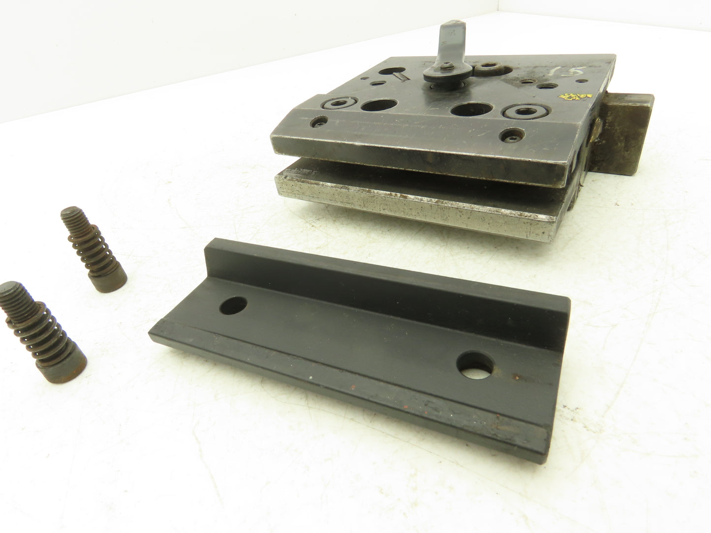 Amada 902000 Brake Press Tool Die Holder Clamp With Two Holders 1/2" Tang