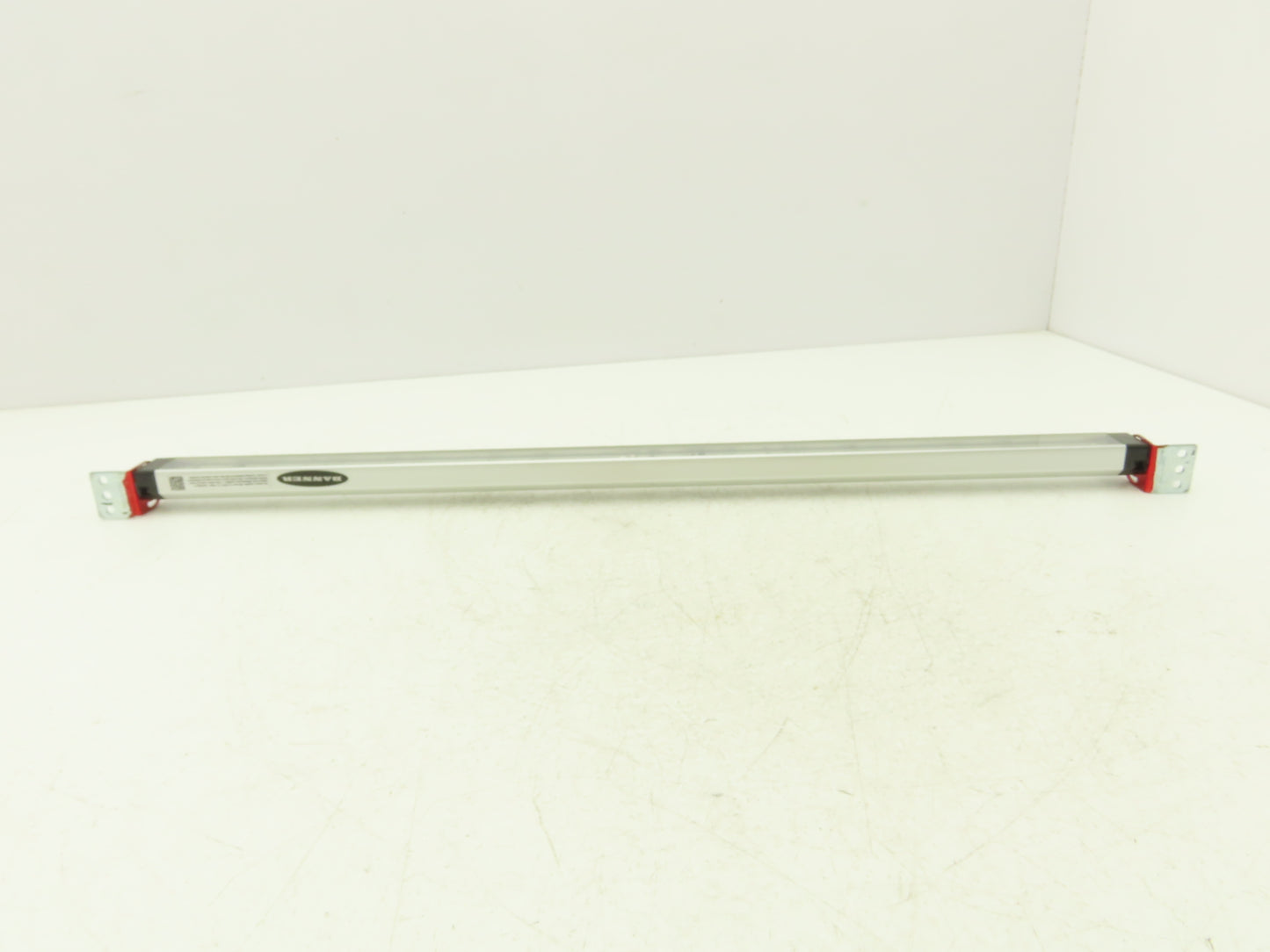 Banner WLS28-2CWGRXX3-0570X24Q Task Light Strip Multicolor White Green Red 24VDC